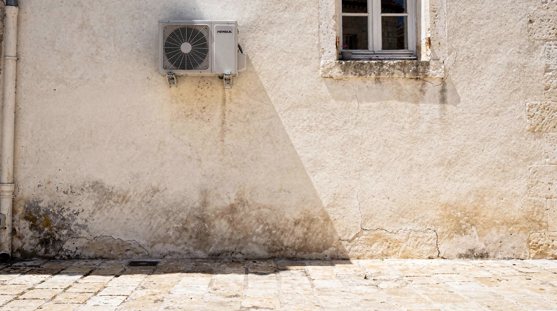 Climatiseur en fonctionnement par forte chaleur